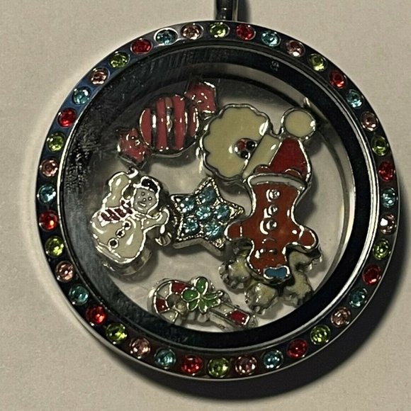HAPPY HOLIDAYS Memory Locket NEW - Picture 1 of 3
